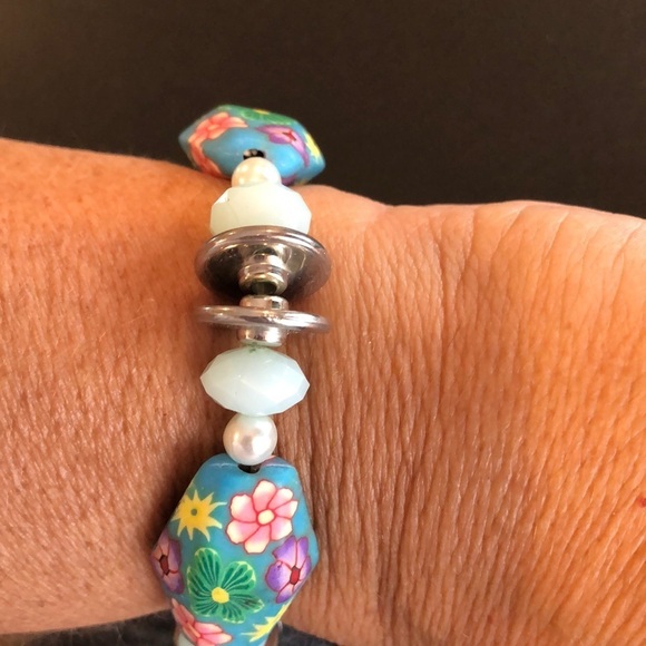 Handmade Stretch Bracelet - Picture 2 of 3